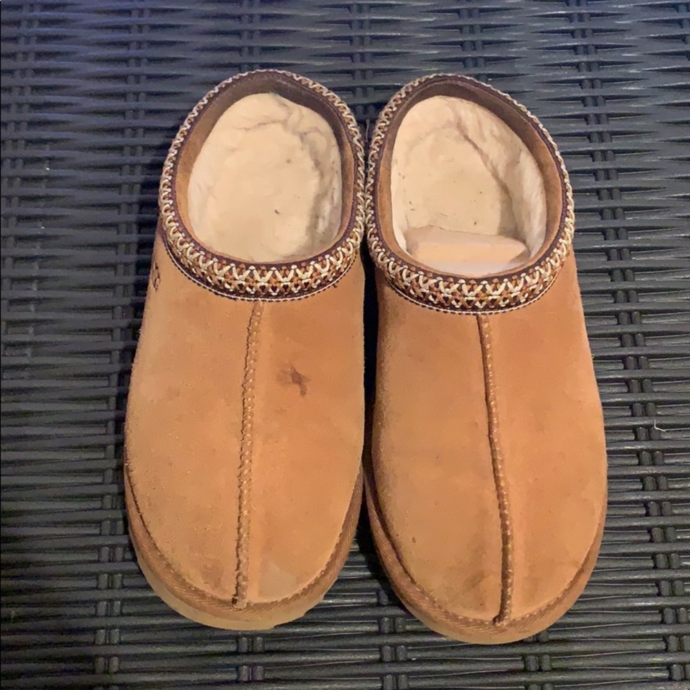 Classic brown ugg slippers